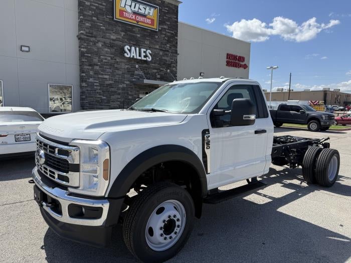 2026 Ford F-550 — side profile view